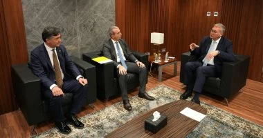 وزير البترول يبحث مع إيني الإيطالية تسريع نقل غاز حقل كرونوس القبرصي إلى مصر