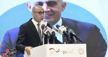 وزير التعليم يعلن توفير 15 ألف فرصة عمل لخريجي المدارس الفنية بالتعاون مع القطاع الخاص