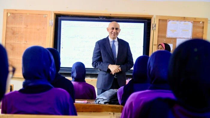 وزير التعليم يوجه بحل مشكلات المدارس فورياً خلال جولة تفقدية بمحافظة الجيزة