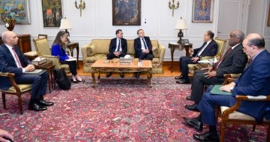 وزير الخارجية يبحث سبل تعزيز الشراكة الاستراتيجية مع فرنسا خلال لقائه أمين عام الخارجية الفرنسية