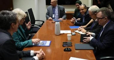 وزير الخارجية يبحث مع الوكالة الدولية لضمان الاستثمار سبل تمكين القطاع الخاص وجذب الاستثمارات الأجنبية