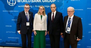 وزير الخارجية يبحث مع مسؤول بالبنك الدولي دعم مبادرة حياة كريمة كنموذج رائد للتنمية المستدامة