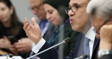 وزير الخارجية يبحث مع مسؤول ببالنك الدولي سبل تعزيز التعاون التنموي وإعادة إعمار غزة