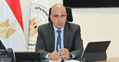 وزير الري يوجه بوضع خطة متكاملة للتطوير التكنولوجي والتحول الرقمي بهيئة المساحة