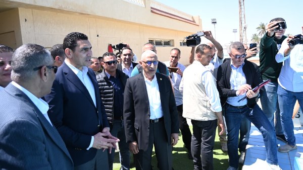 وزير الرياضة ومحافظ شمال سيناء يتفقدان “حمام السباحة الأوليمبي” باستاد العريش ضمن مبادرة بناء الإنسان