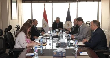 وزير السياحة يوجه بتحديث الضوابط المنظمة لسياحة الغوص والأنشطة البحرية وفق المعايير الدولية