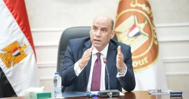 وزير العمل يعلن صرف 213 مليون جنيه إعانات طوارئ للعمال خلال عام واحد