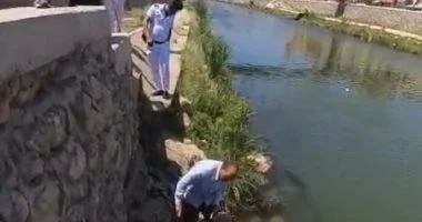 وزيرة البيئة توجه بالتحفظ على سيارة نقل تلقي مخلفات سائلة بمصرف القلعة في الإسكندرية