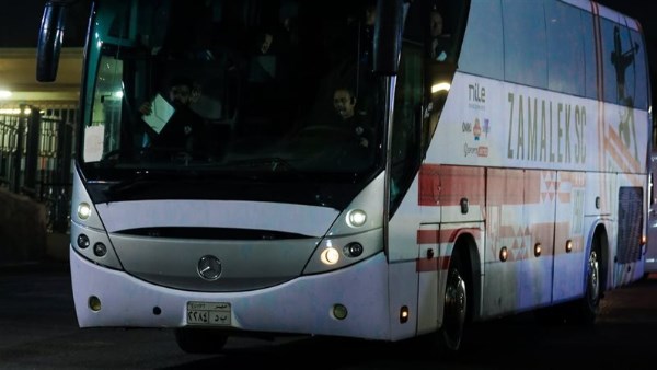 وصول حافلة الزمالك إلى ستاد نيلسون مانديلا استعدادا لمواجهة شباب بلوزداد في الكونفدرالية