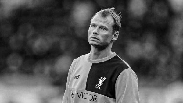 وفاة أليكس مانينجر حارس مرمى ليفربول ويوفنتوس السابق في حادث تصادم مروع مع قطار