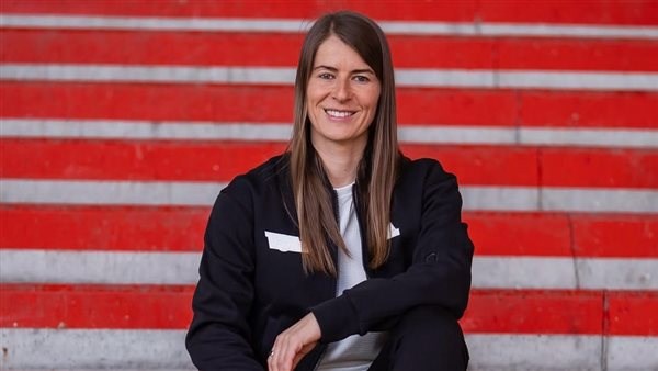 يونيون برلين يسقط أمام فولفسبورج في أولى مباريات المدربة ماري لويز إيتا بالدوري الألماني