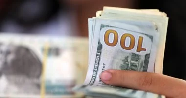 سعر الدولار على مدار الساعة.. 52.87 جنيه شراء الأخضر فى بنك قناة السويس