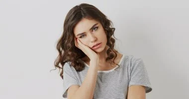 5 علامات قد تكشف ارتفاع هرمون الكورتيزول فى الجسم