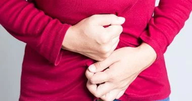 أعراض القولون العصبى لدى النساء وطرق العلاج