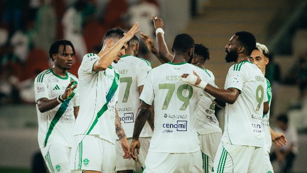 أهلي جدة يفوز على التعاون بثنائية في الدوري السعودي