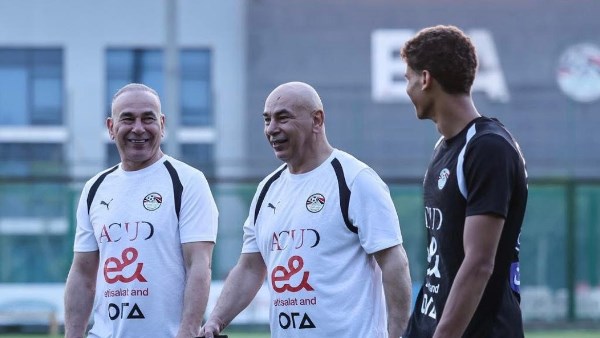 اتحاد الكرة المصري تعليقًا على صورة للتوأم وحمزة عبدالكريم: «التاريخ والمستقبل»