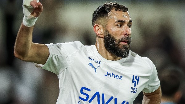 اتحاد جدة يطالب بـ 500 مليون ريال بعد رحيل بنزيما إلى الهلال السعودي