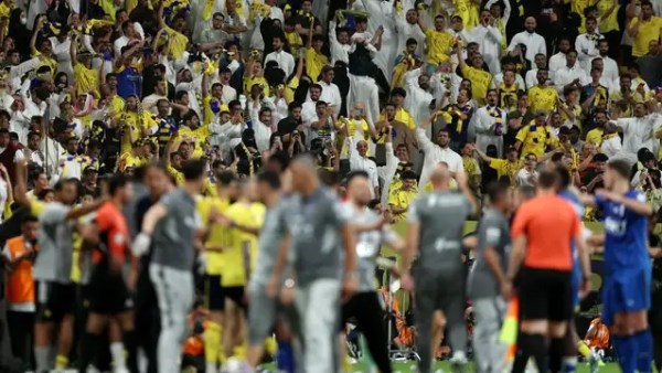 اشتباكات بين جماهير النصر والهلال بعد ديربي الرياض في الدوري السعودي