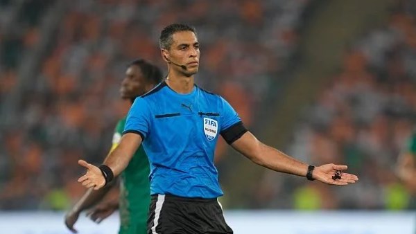 الإعلان عن قائمة حكام مباراة الأهلي والمصري بالدوري