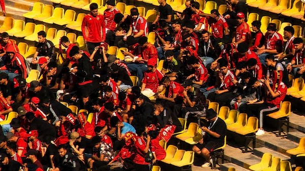 الجماهير تدعم الأهلي في مدرجات ستاد برج العرب قبل مواجهة المصري