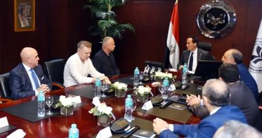 الدكتور محمد عوض يتابع خطط تنفيذ مشروع “يادا إيجيبت” لإنتاج وتوريد الأثاث