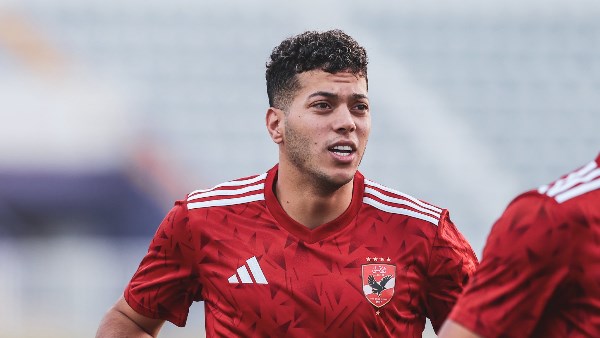 السباق مع الزمن.. برنامج علاجي وتأهيلي يجهز إمام عاشور لمباراة الأهلي والمصري حسم الدوري