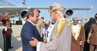 السيسي يختتم جولة خليجية بلقاء سلطان عُمان في مسقط.. وتأكيدات مصرية برفض تهديد أمن وسيادة الدول العربية