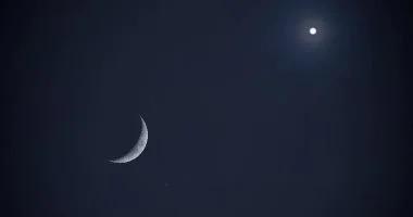 القمر مش موجود فى سماء الليل.. اعرف مرحلته ونسبة إضاءته