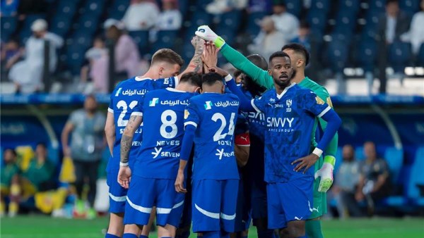 الهلال يقلب الطاولة على الخليج بثنائية سافيتش ومدش ويواصل مطاردة صدارة الدوري السعودي