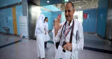 اليوم.. «الداخلية» تبدأ تفويج أولى رحلات حجاج القرعة إلى المدينة المنورة وتحدد 7 مايو لمكة المكرمة
