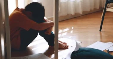 بحد أقصى 3 ضربات.. سنغافورة تقر عقوبة «الضرب بالعصا» للطلاب الذكور لمواجهة التنمر المدرسي والإلكتروني