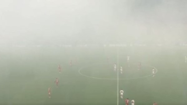 بسبب الشماريخ.. حادث مؤسف خلال نهائي كأس ألمانيا بين بايرن ميونيخ وشتوتجارت