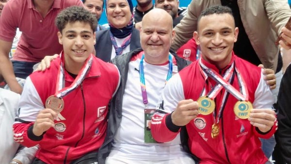 بعثة الأثقال تحتفي بذهبيات عبد الرحمن وأرقام عبد الراضي القياسية في بطولة العالم بمصر