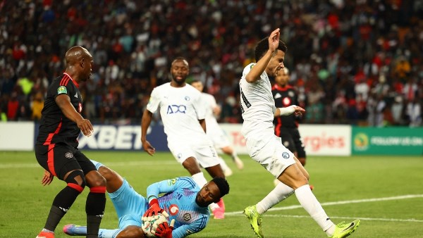 بعد صراع شرس مع صن دوانز.. أورلاندو بايرتس بطلاً للدوري في جنوب أفريقيا