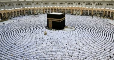 ترميز أعمدة المسجد الحرام للتسهيل على الحجاج أداء المناسك.. اعرف التفاصيل
