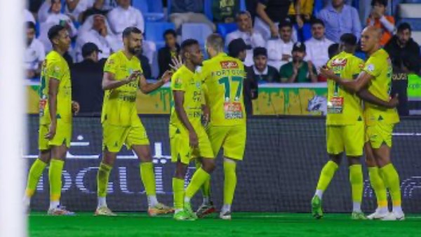 تشكيل الخليج أمام الهلال في الدوري السعودي.. بويت يدفع بـ “كينج وفورتونيس” بالهجوم