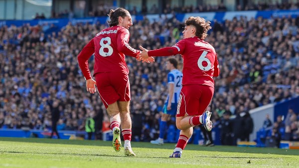 تشكيل ليفربول أمام مانشستر يونايتد في الدوري الإنجليزي.. وودمان يحرس العرين وفيرتز وجاكبو في الهجوم