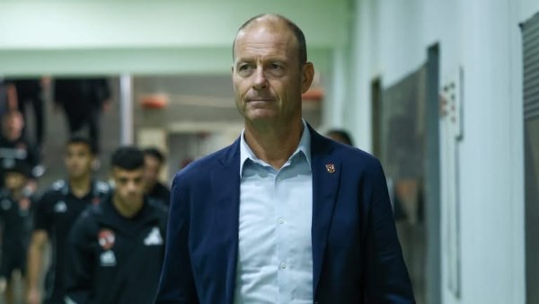 توروب يفرض شروطه.. إيميل يربك حسابات الأهلي بعد ضياع الدوري