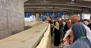 حجاج الجمعيات الأهلية يواصلون أداء المناسك ويرمون جمرة العقبة الكبرى