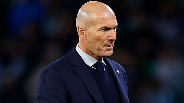 حلم “الديوك” يمنعه.. زيدان يقابل عرض بيريز للعودة إلى ريال مدريد بالرفض