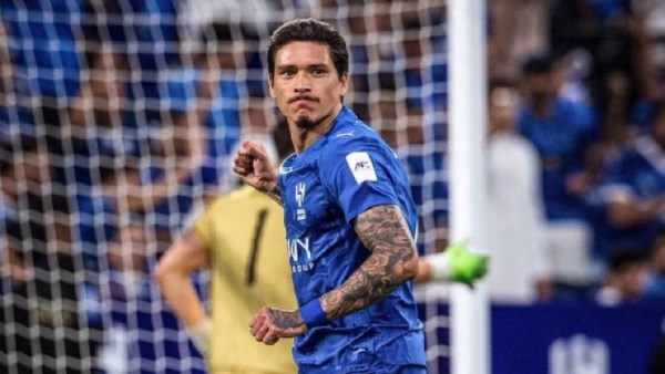 داروين نونيز على رادار برشلونة.. والهلال يقترب من حسم مصيره