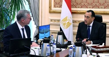 رئيس الوزراء يتابع مع وزير البترول عددا من ملفات عمل القطاع