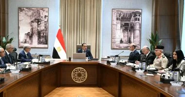 رئيس الوزراء يتابع موقف طرح عدد من الشركات الحكومية في البورصة