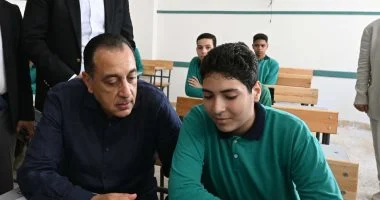 رئيس الوزراء يتفقد مجمع بولاق الدكرور التعليمى