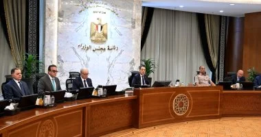 رئيس الوزراء يوجه باتخاذ التدابير اللازمة لتوفير السلع للمواطنين