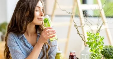 رطب على نفسك في الحر.. 6 بدائل صحية للمشروبات السكرية