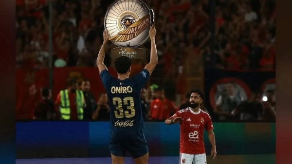 شيكو بانزا يحتفل بالتتويج بالدوري الممتاز بهذه الطريقة