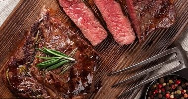 صحتك بالدنيا.. أخطاء تجنبها أثناء شوى اللحمة وأطعمة ترفع سكر الدم