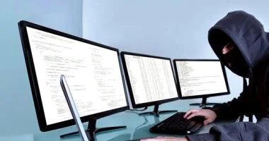 قراصنة يخترقون شركة أمن سيبرانى كبرى عبر «ثغرة صفرية»