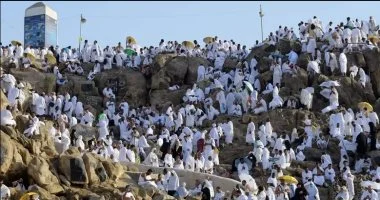 لحماية ضيوف الرحمن..بعثة الحج تطلق نداءً للحجاج بعرفات لمواجهة شمس الظهيرة
